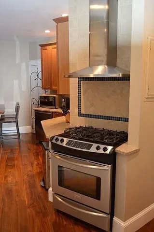 $4,100 | 54 Dwight Street, Unit 3, Brookline, MA 02446