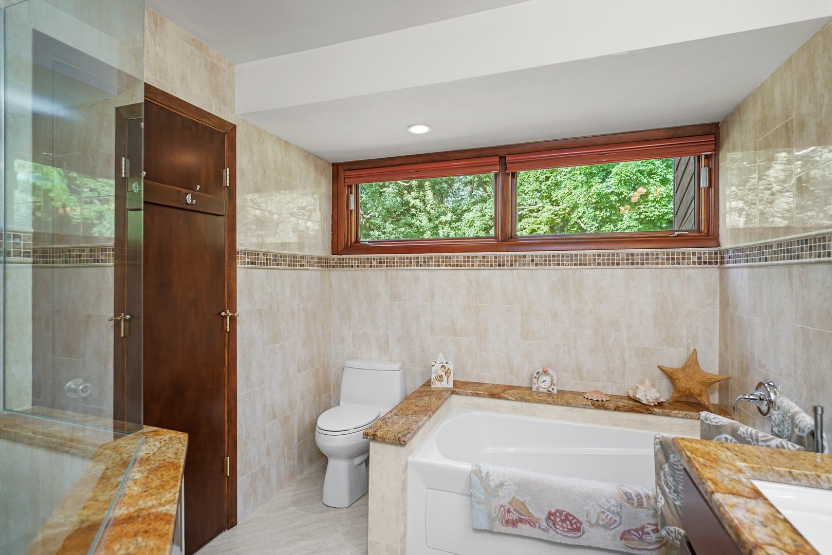 20320 Lea Road Deer Park, IL 60010 - Photo 13 of 31 a room with a sink and a washer dryer