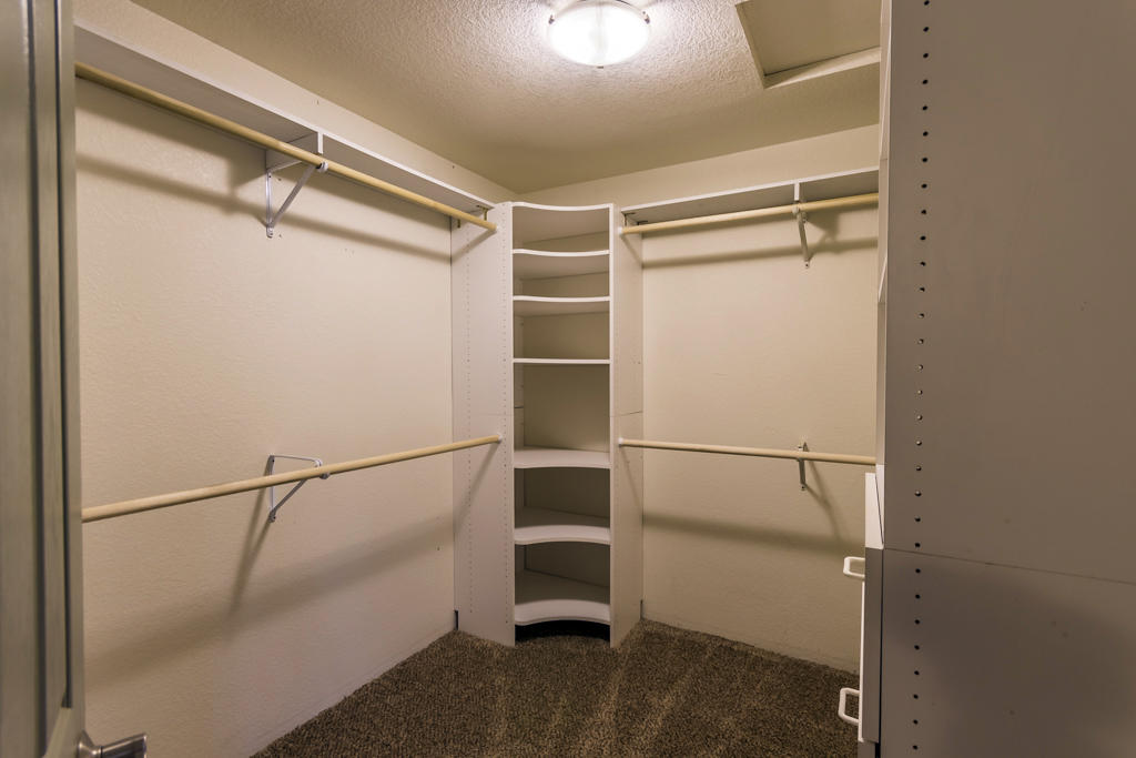 9865 Winegar Road Redding, CA 96003 - Photo 15 of 31 master suite walkin closet