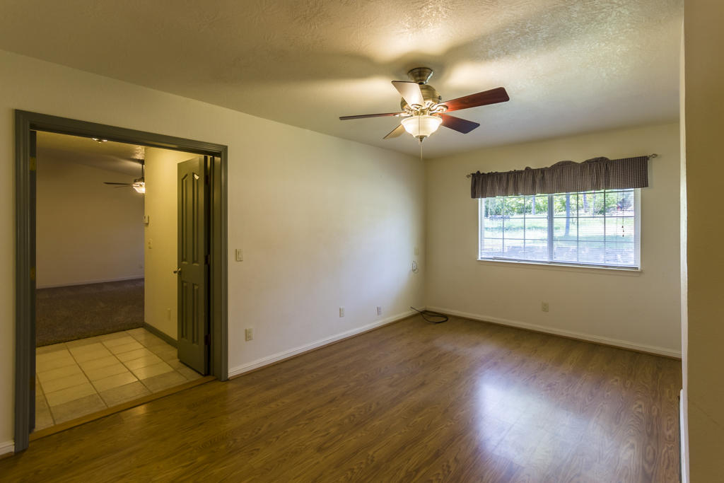 9865 Winegar Road Redding, CA 96003 - Photo 19 of 31 bonus room
