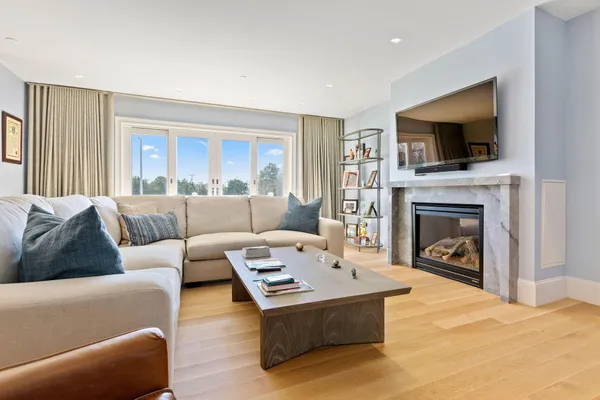 $1,099,000 | 780 Craigville Beach Road, Unit 1, Centerville, MA 02632