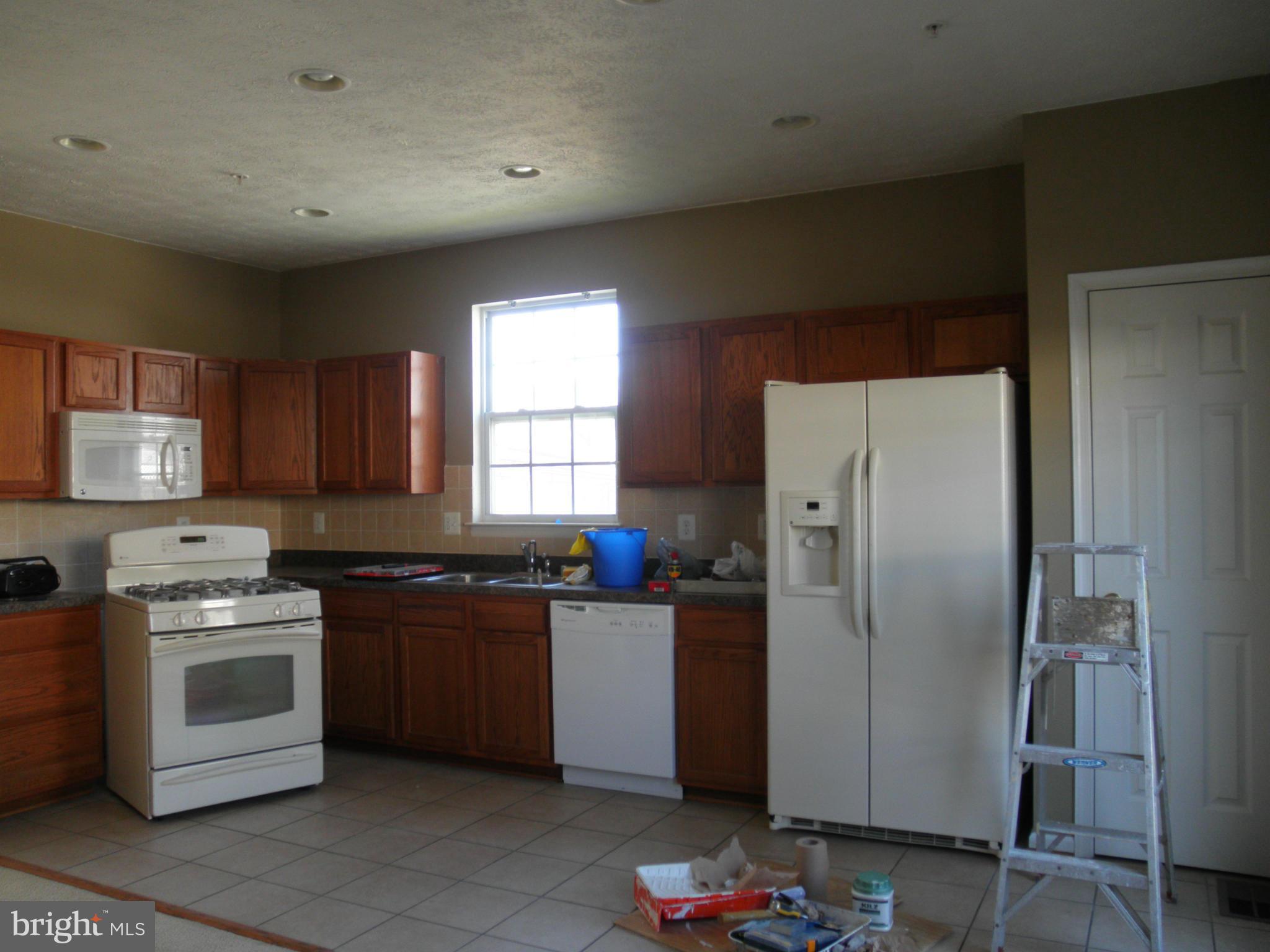 847 Middle River Road Baltimore, MD 21220 - Photo 10 of 28 Kitchen