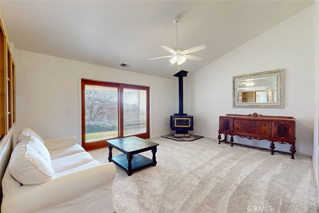 1718 Robinson Mill Road Bangor, CA 95914 - Photo 22 of 74 a living room with furniture