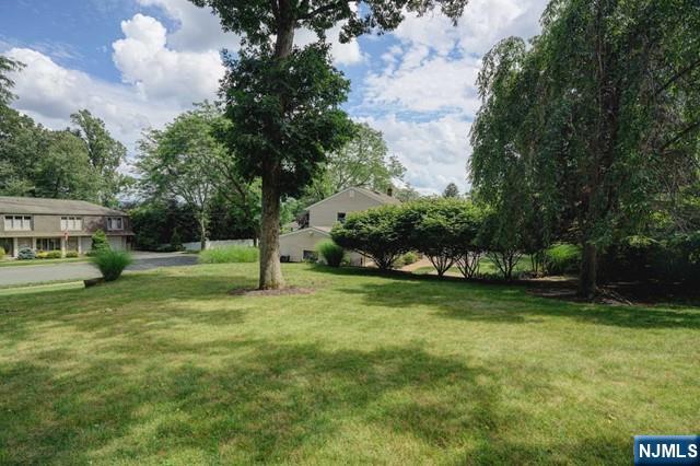 31 Clinton Lane Wayne, NJ 07470 - Photo 36 of 38