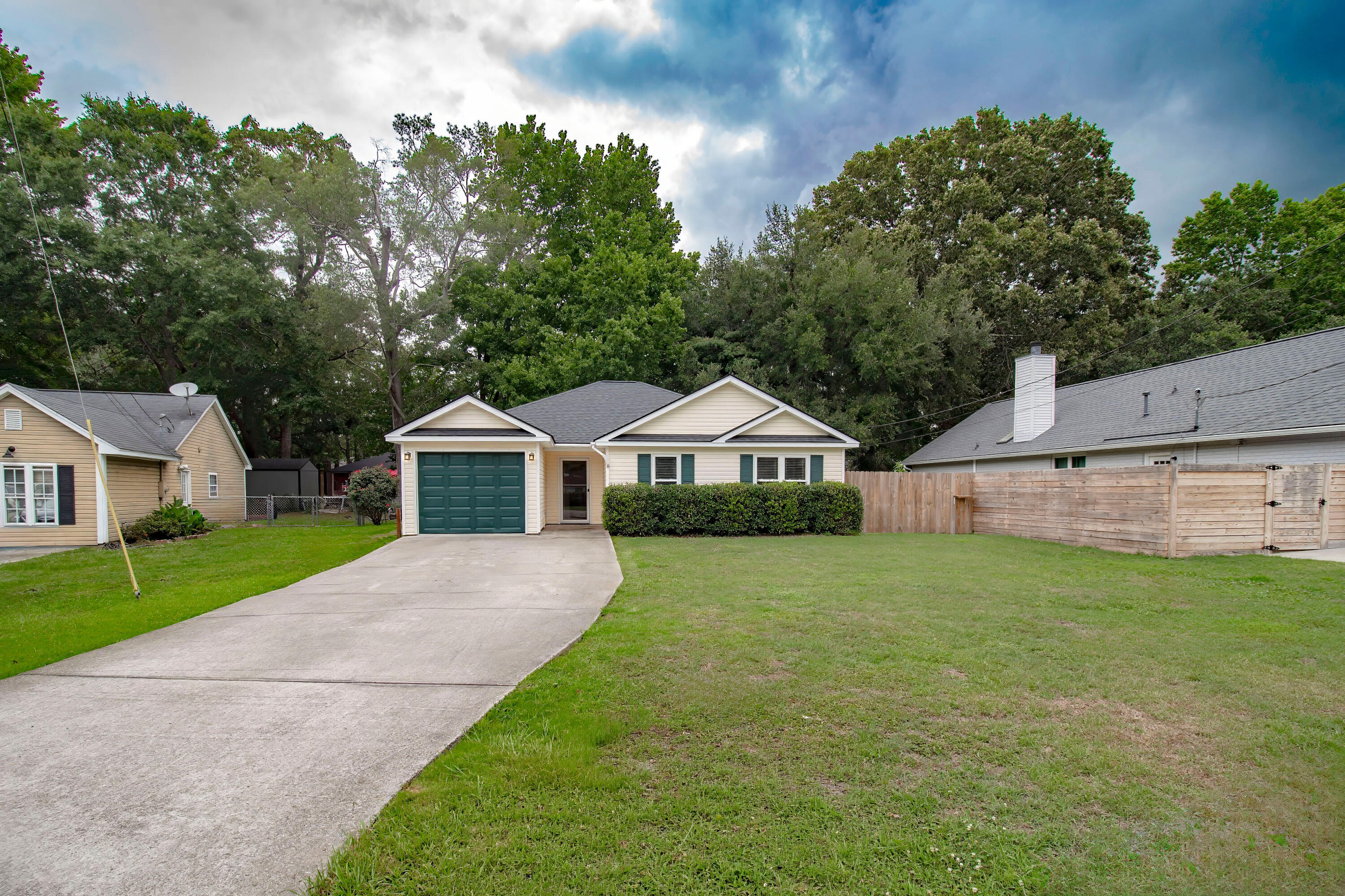 2418 Double Oak Road Charleston, SC 29414 - Photo 2 of 25