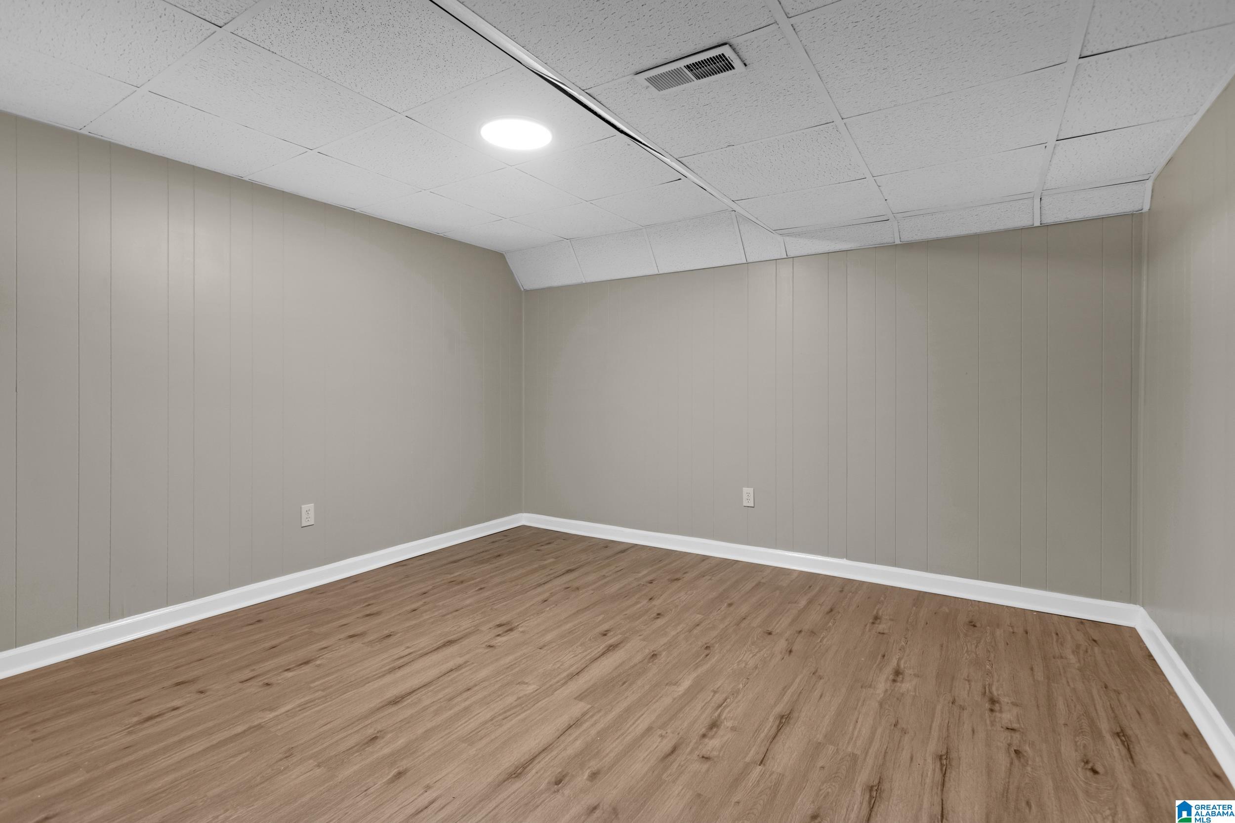 305 34th Avenue Northeast Birmingham, AL 35215 - Photo 29 of 36
