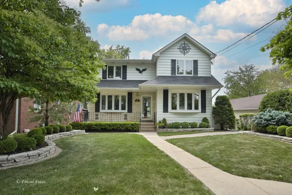 $700,000 | 921 North River Road, McHenry, IL 60051