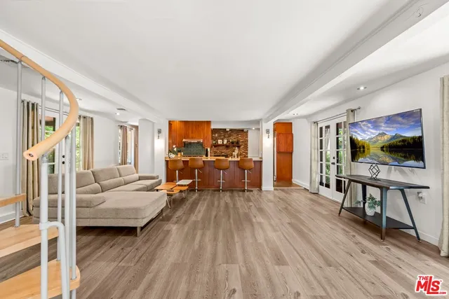 $9,500 | 23057 Sylvan Street, Woodland Hills, CA 91367