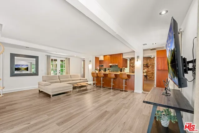 $9,500 | 23057 Sylvan Street, Woodland Hills, CA 91367