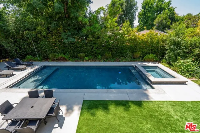 $9,500 | 23057 Sylvan Street, Woodland Hills, CA 91367