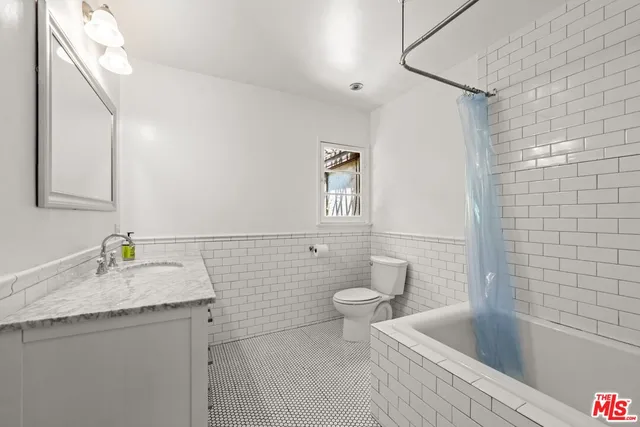 $9,500 | 23057 Sylvan Street, Woodland Hills, CA 91367