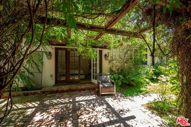 $9,500 | 23057 Sylvan Street, Woodland Hills, CA 91367