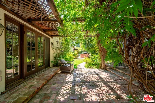 $9,500 | 23057 Sylvan Street, Woodland Hills, CA 91367