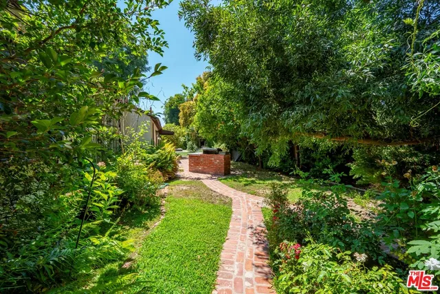 $9,500 | 23057 Sylvan Street, Woodland Hills, CA 91367