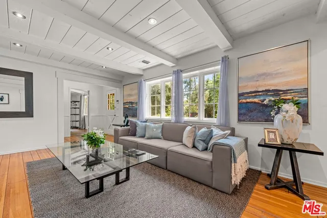 $9,500 | 23057 Sylvan Street, Woodland Hills, CA 91367