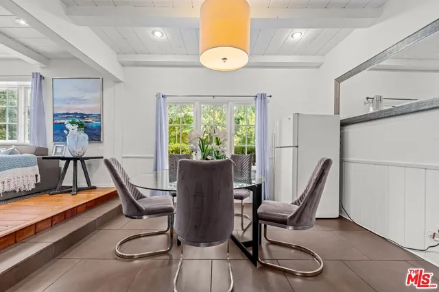 $9,500 | 23057 Sylvan Street, Woodland Hills, CA 91367