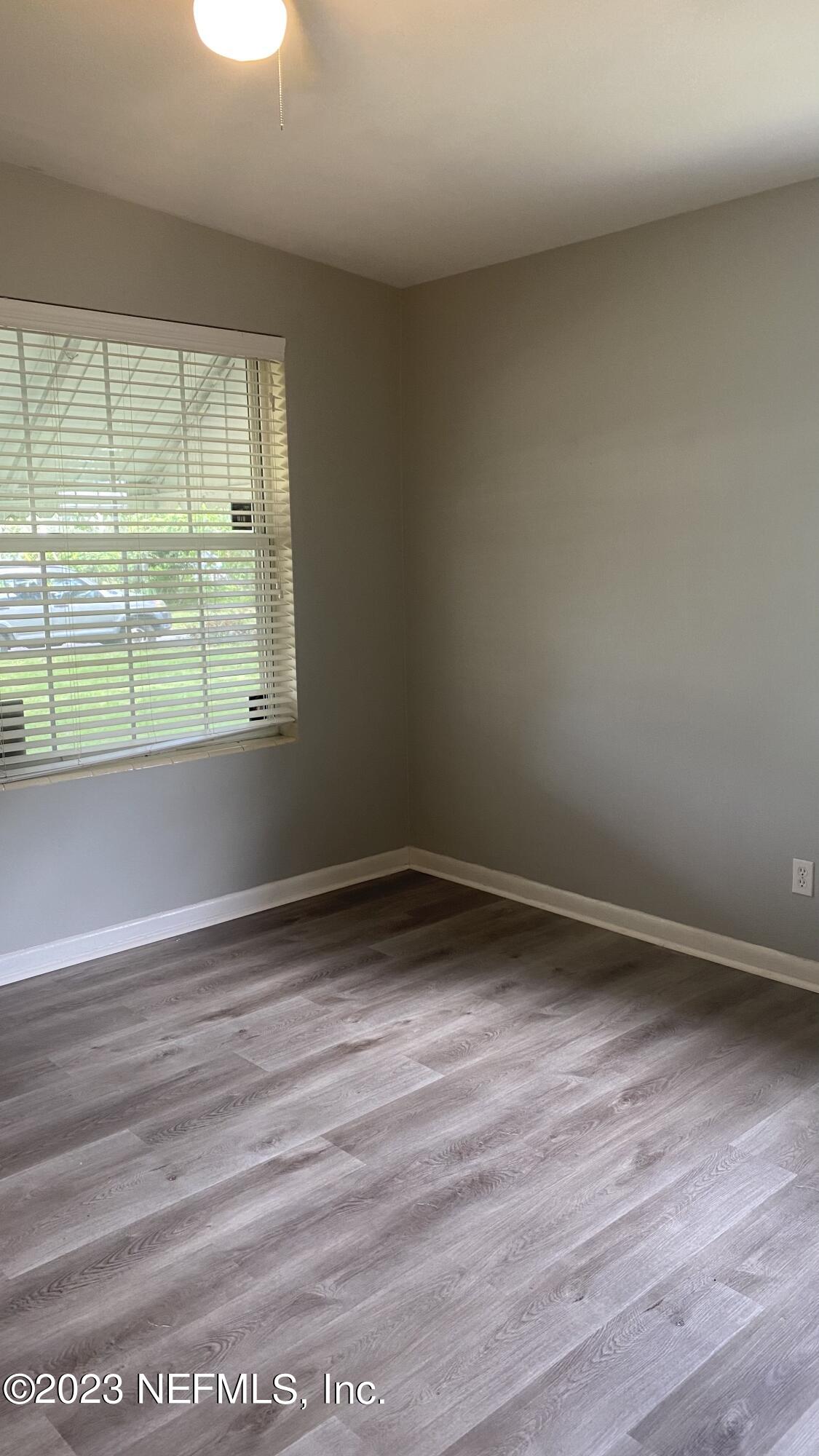 5642 Dickson Road Jacksonville, FL 32211 - Photo 8 of 13 Living Room