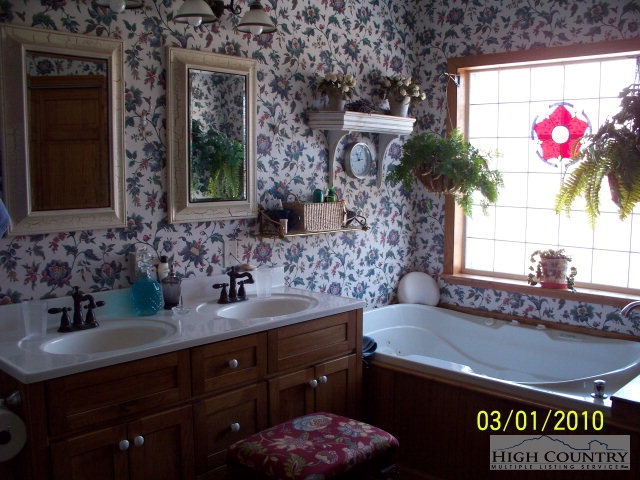 119 Cooper Cove Road Crumpler, NC 28617 - Photo 13 of 21 Gallery Image 13