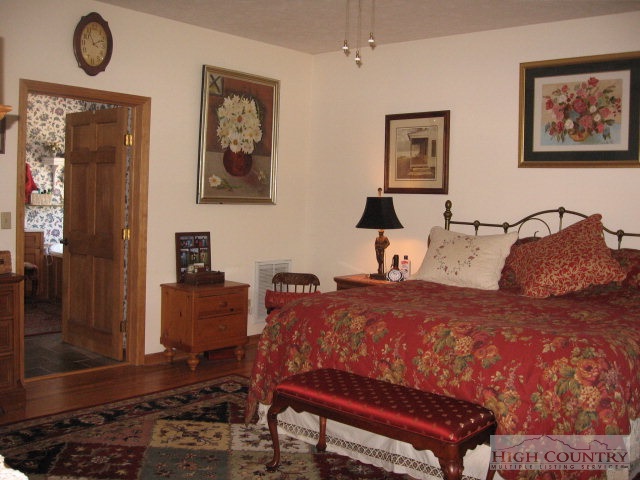 119 Cooper Cove Road Crumpler, NC 28617 - Photo 5 of 21 Gallery Image 5