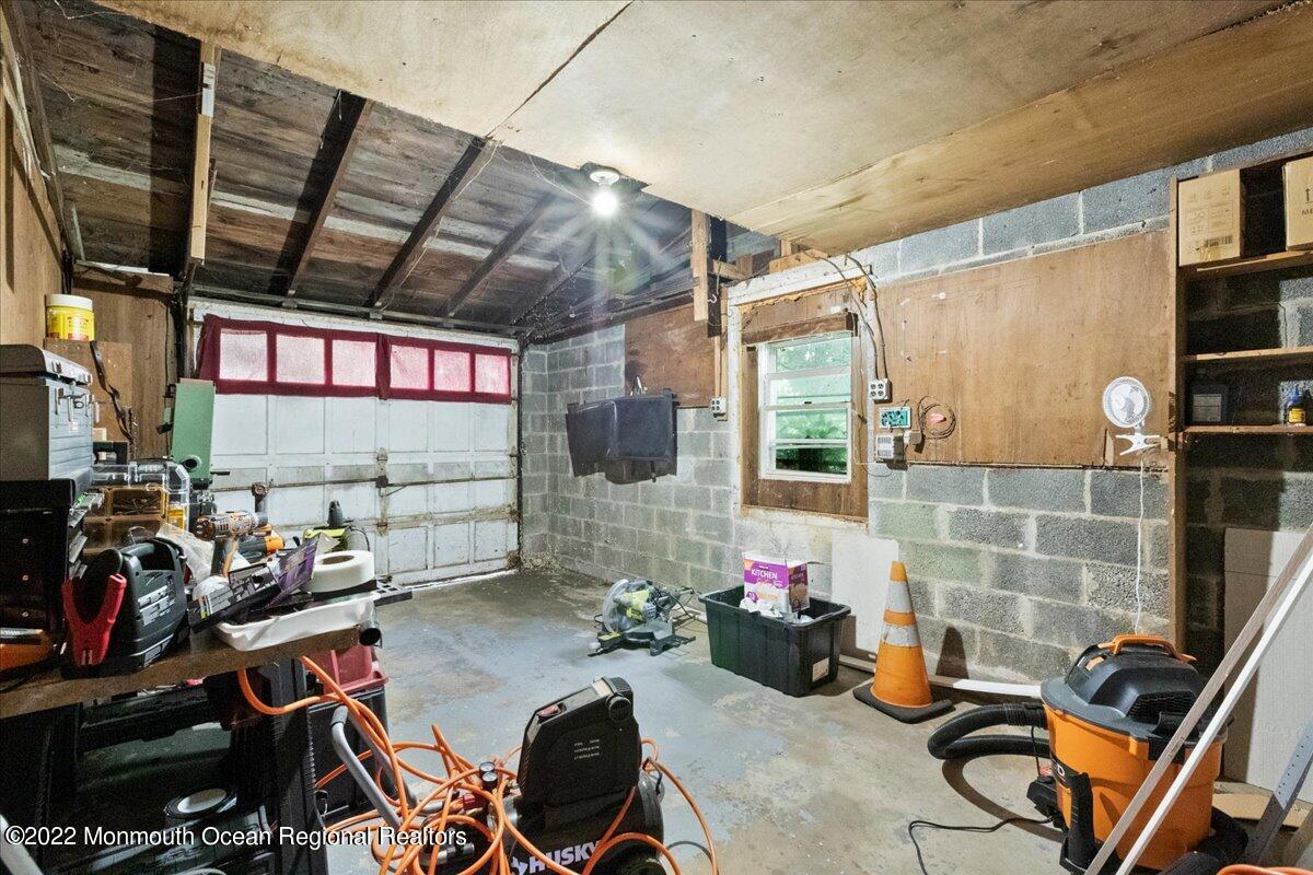 5 Five Points Road Freehold, NJ 07728 - Photo 15 of 26 Garage