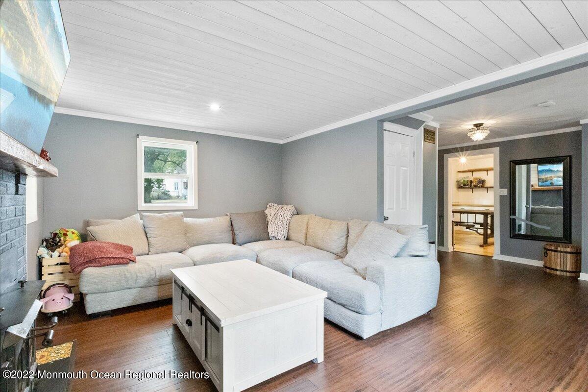 5 Five Points Road Freehold, NJ 07728 - Photo 8 of 26 Living Rm
