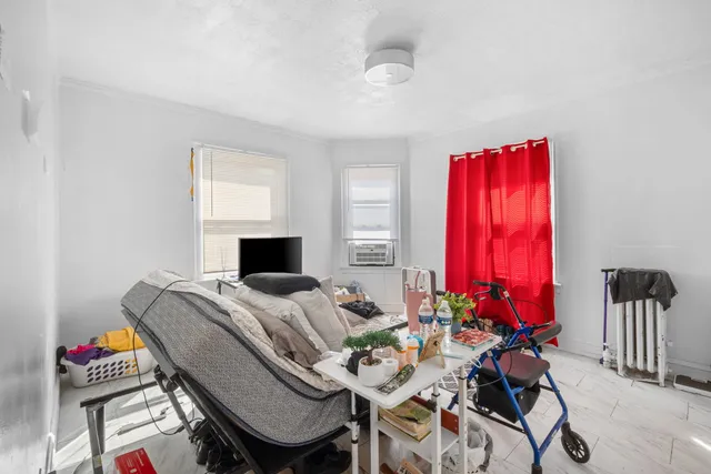 $485,000 | 1302 West 98th Place, Chicago, IL 60643