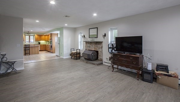 185 Taft Road Wilmington, MA 01887 - Photo 9 of 21 Gallery Image 9