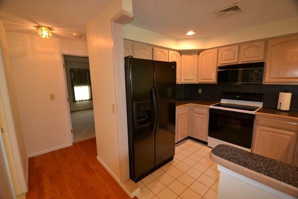 121 Abington Road, Unit 121 Danvers, MA 01923 - Photo 8 of 25 Gallery Image 8
