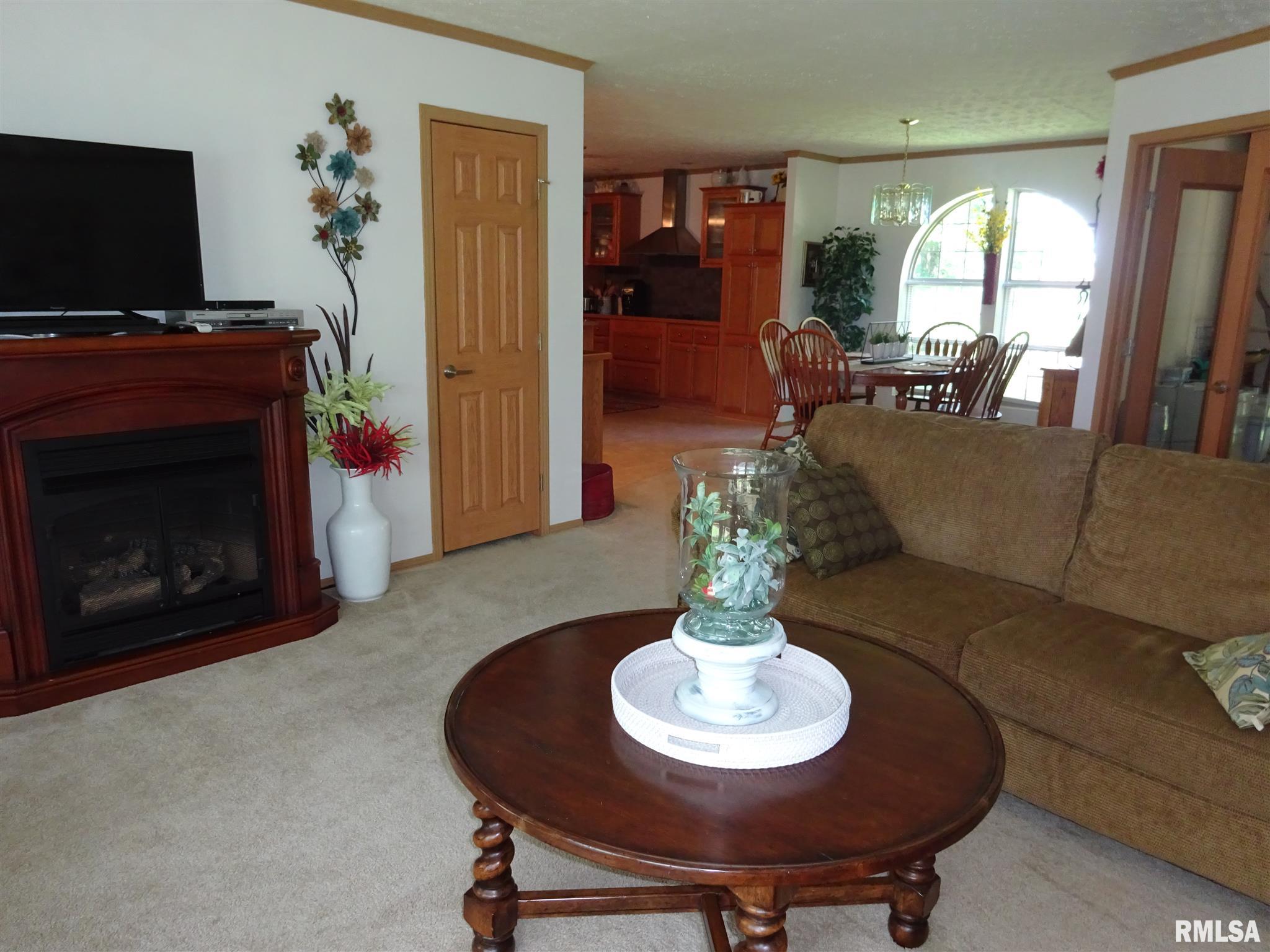 745 Triple S Road Harrisburg, IL 62946 - Photo 5 of 24