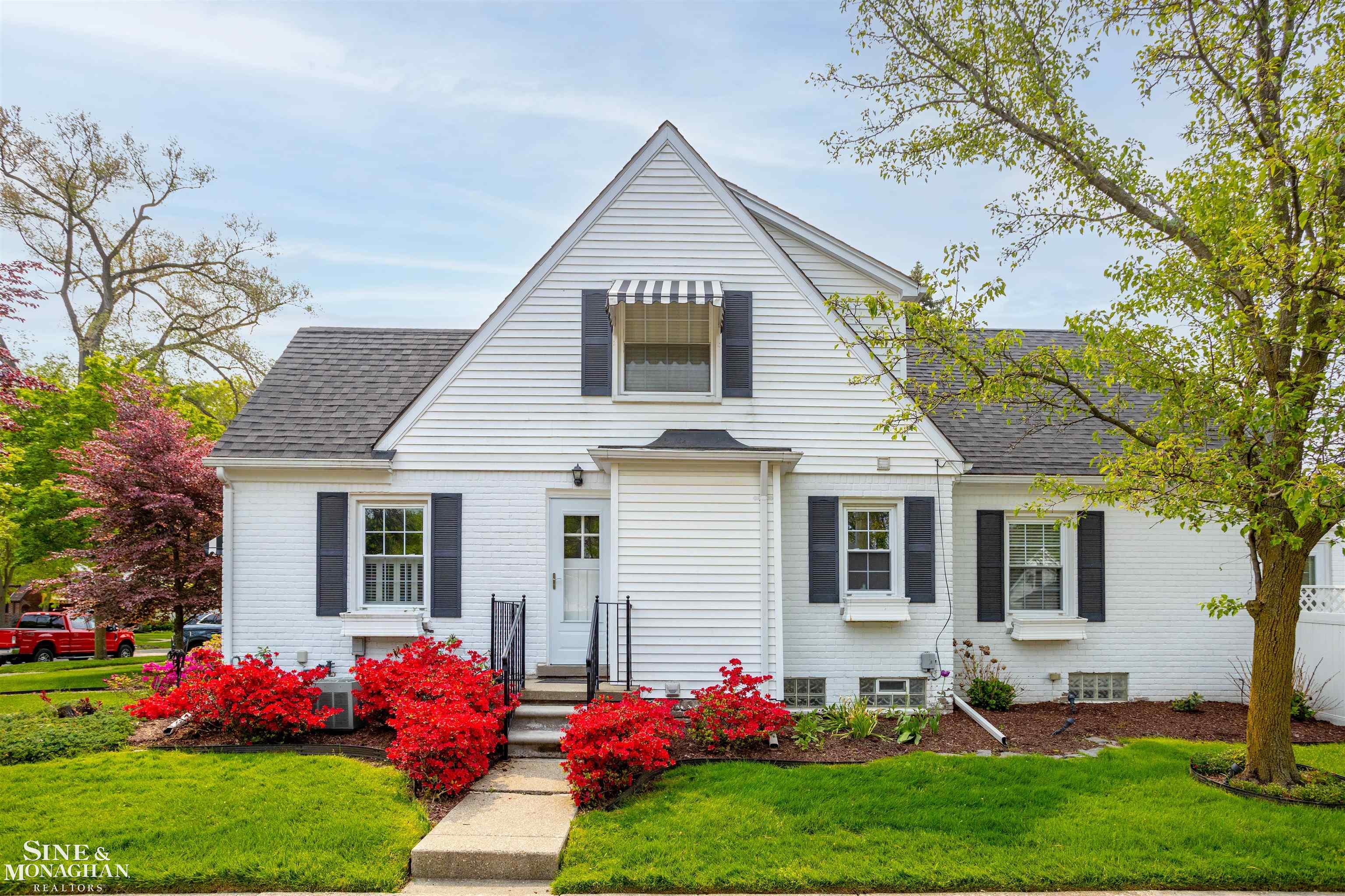901 Lincoln Road Grosse Pointe, MI 48230 - Photo 3 of 56