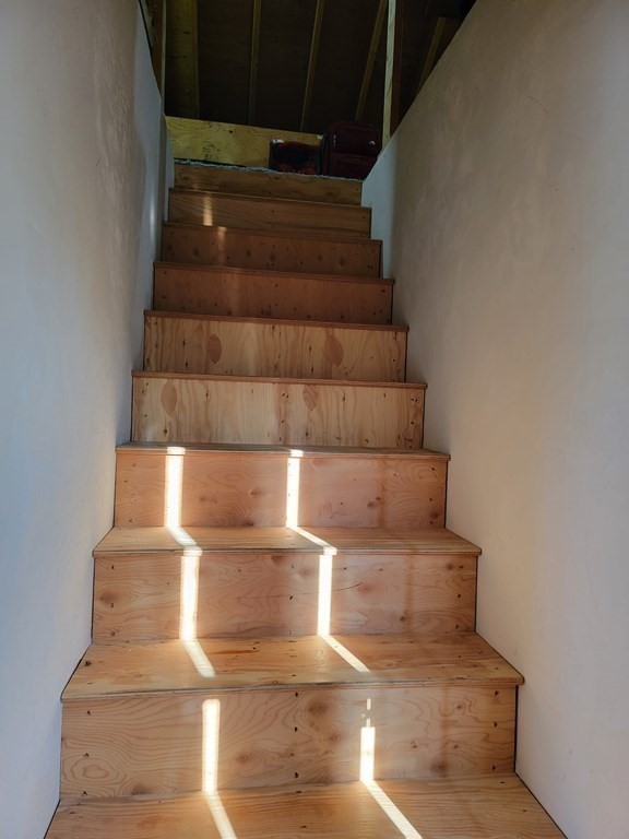 2 Ivy Lane Rutland, MA 01543 - Photo 20 of 34 a view of entryway