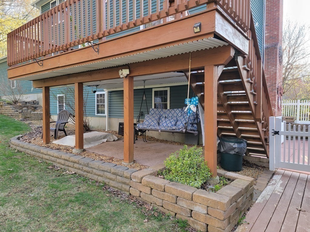 2 Ivy Lane Rutland, MA 01543 - Photo 24 of 34 front view of a house with a porch