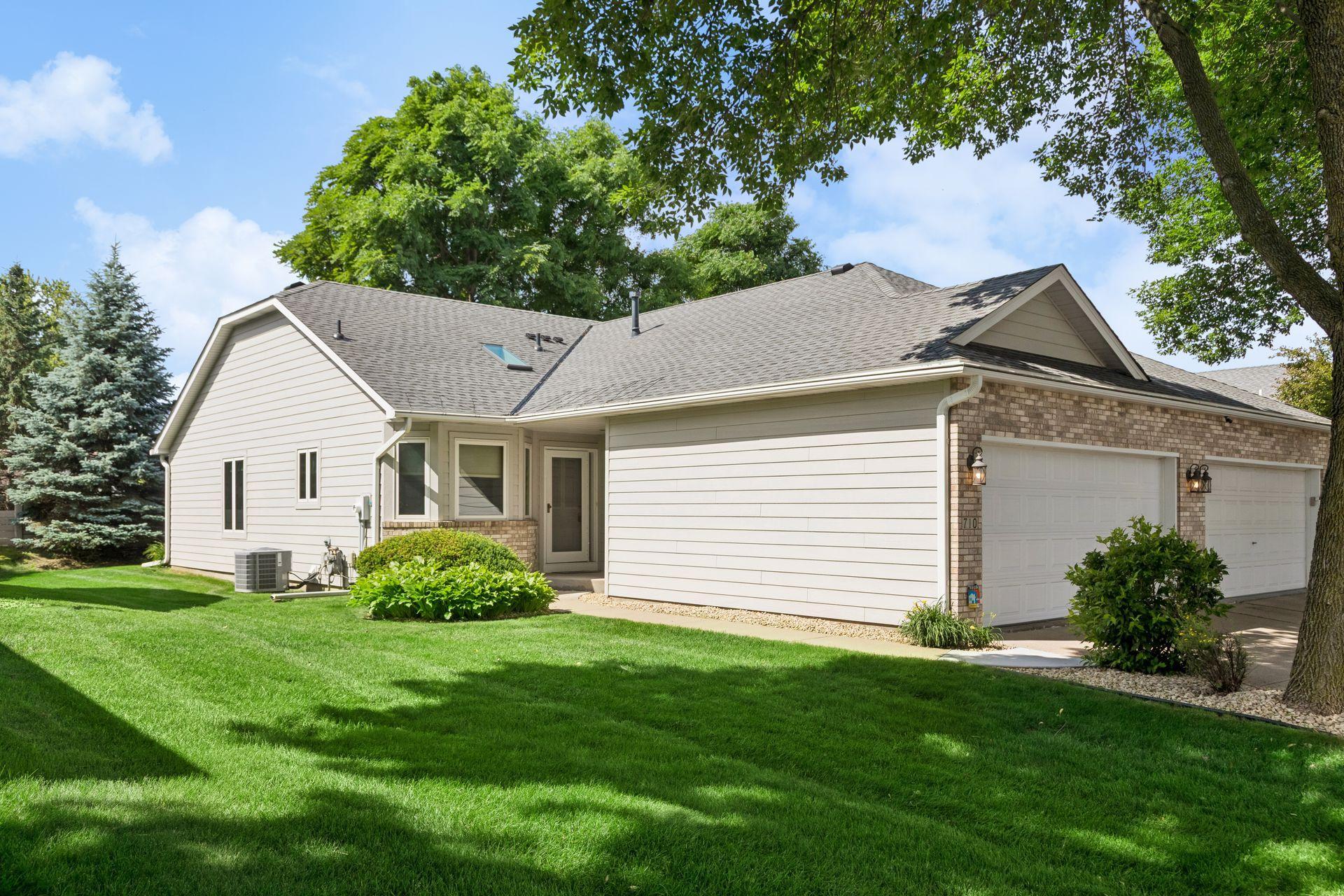 710 Emerald Ridge Roseville, MN 55113 - Photo 9 of 47