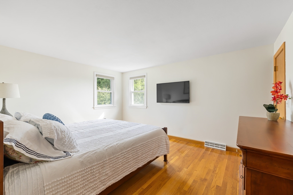 152 Albemarle Road Norwood, MA 02062 - Photo 16 of 34