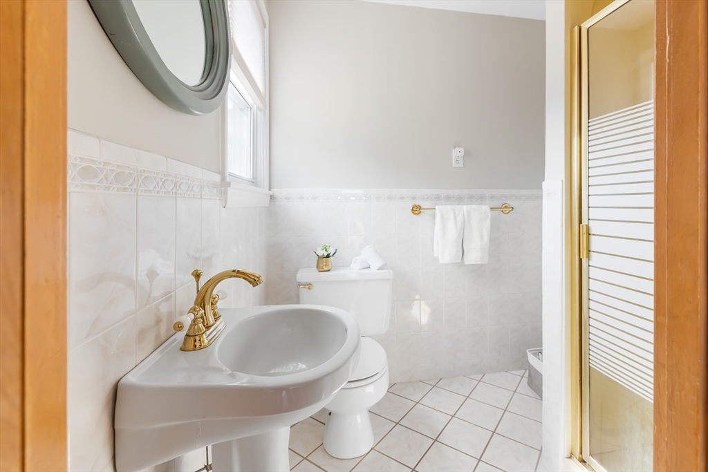 152 Albemarle Road Norwood, MA 02062 - Photo 19 of 34