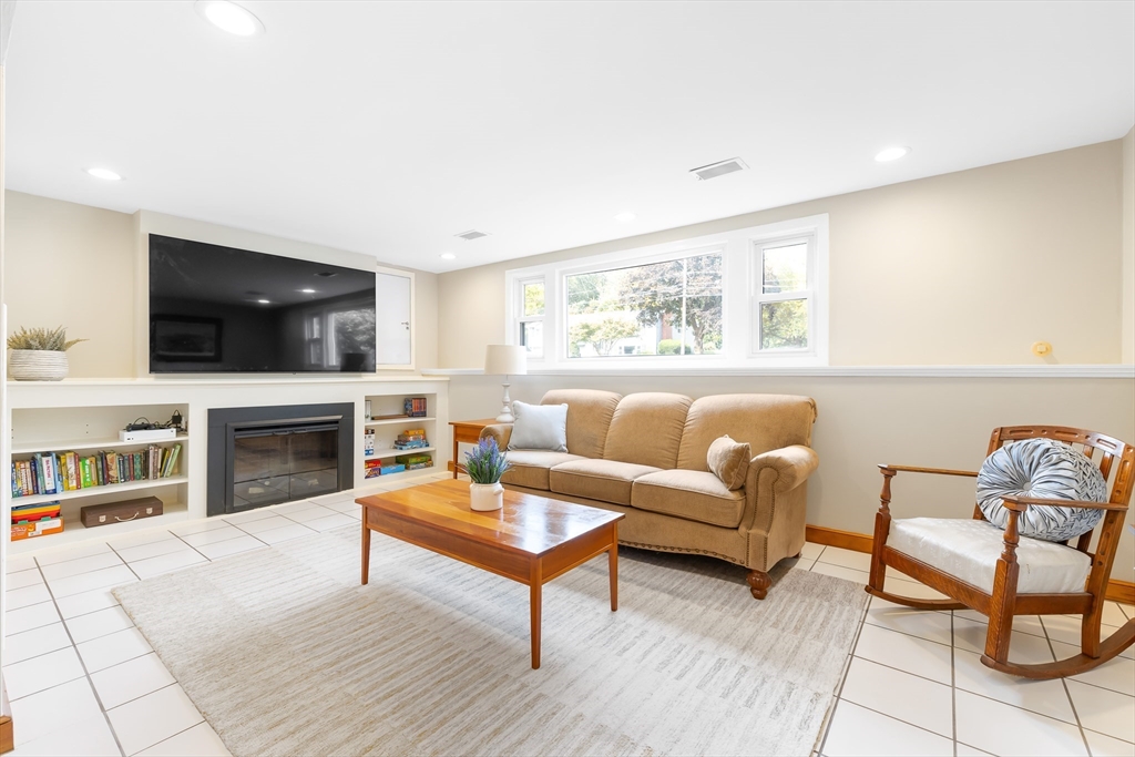 152 Albemarle Road Norwood, MA 02062 - Photo 20 of 34