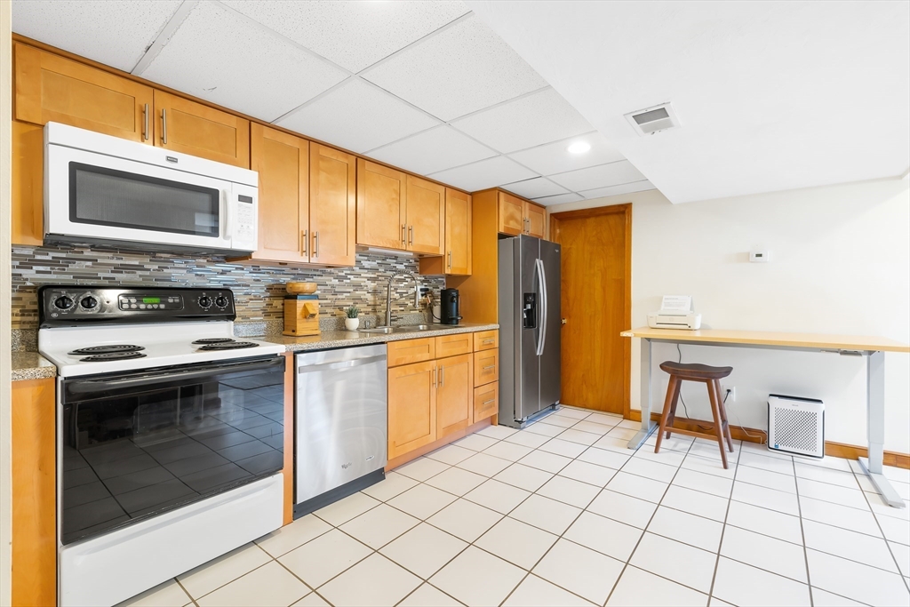 152 Albemarle Road Norwood, MA 02062 - Photo 22 of 34