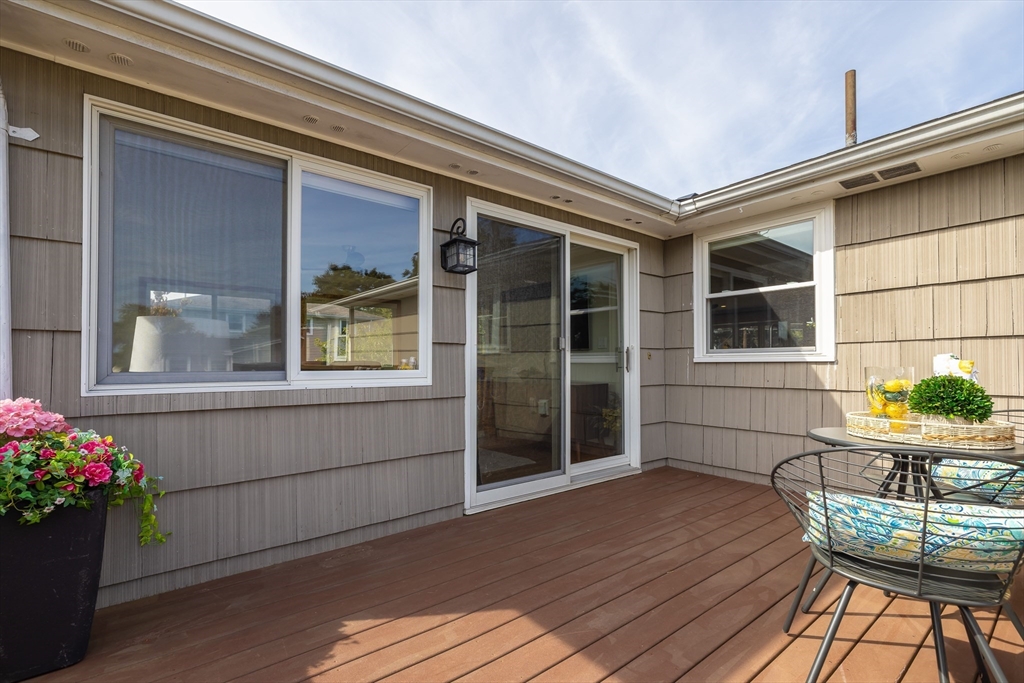 152 Albemarle Road Norwood, MA 02062 - Photo 31 of 34