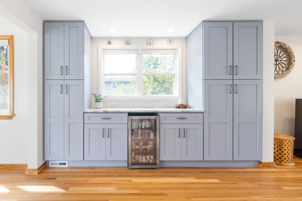 152 Albemarle Road Norwood, MA 02062 - Photo 6 of 34