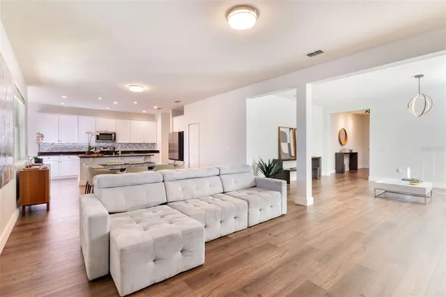 $4,000 | 11949 Verrazano Drive, Orlando, FL 32836