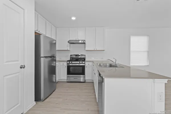 $1,545 | 7602 Chancery Gate, San Antonio, TX 78253