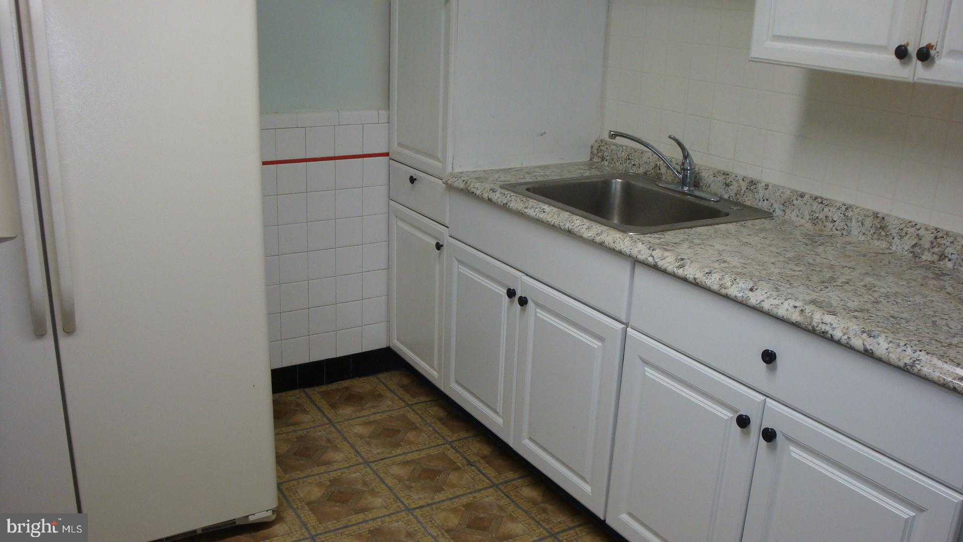 122 Richfield Road Upper Darby, PA 19082 - Photo 5 of 22