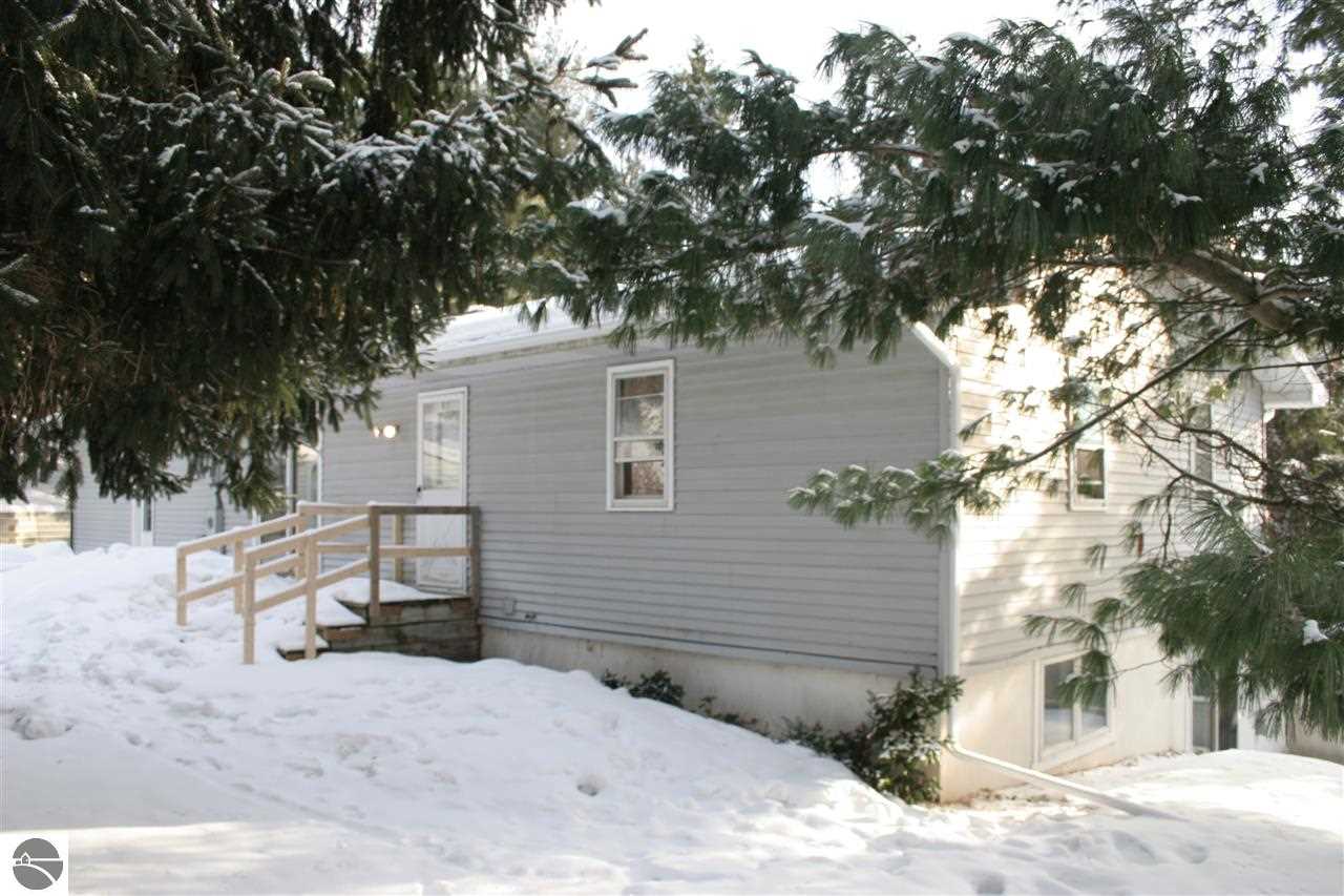 10683 Center Road Traverse City, MI 49686 - Photo 5 of 43 1779421-4.JPG