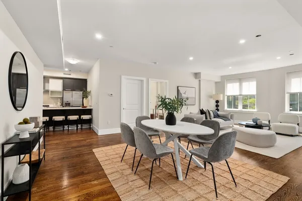 $1,599,000 | 10 St George Street, Unit 406, Boston, MA 02118