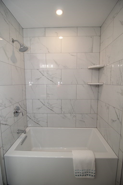 79 Dudley Road Templeton, MA 01468 - Photo 16 of 40 a bathroom with a bathtub