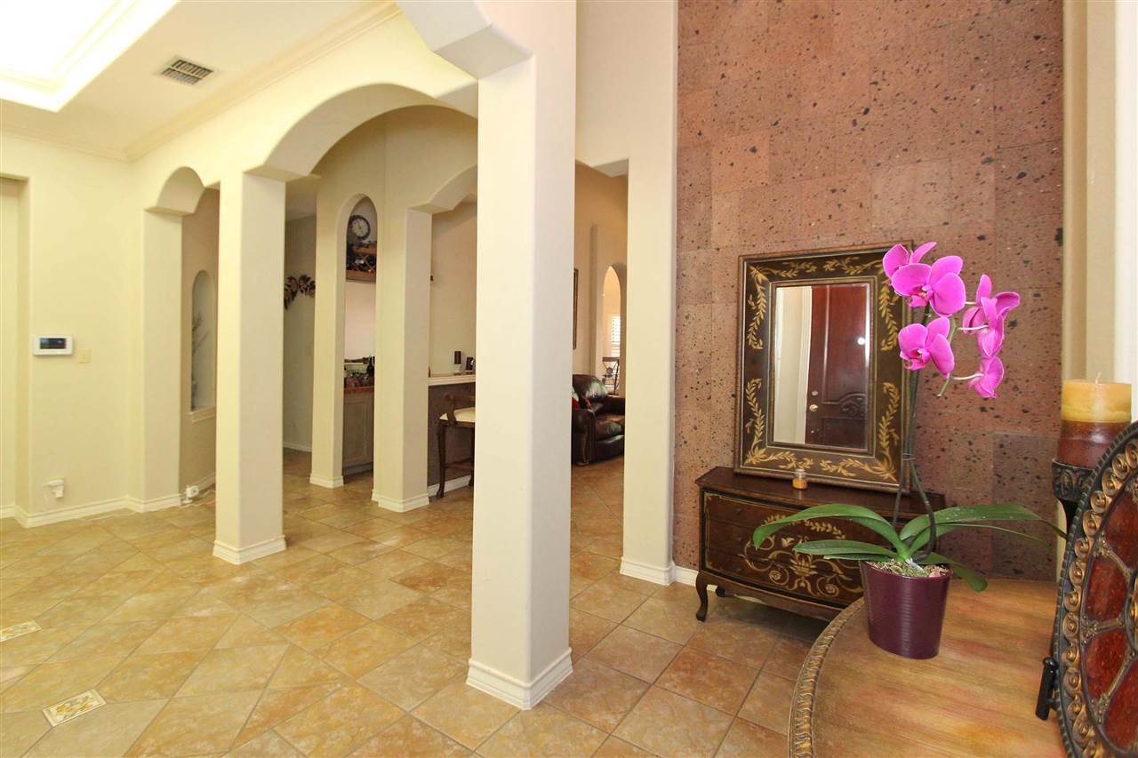 8505 Forest Loop Laredo, TX 78045 - Photo 2 of 20 Gallery Image 2