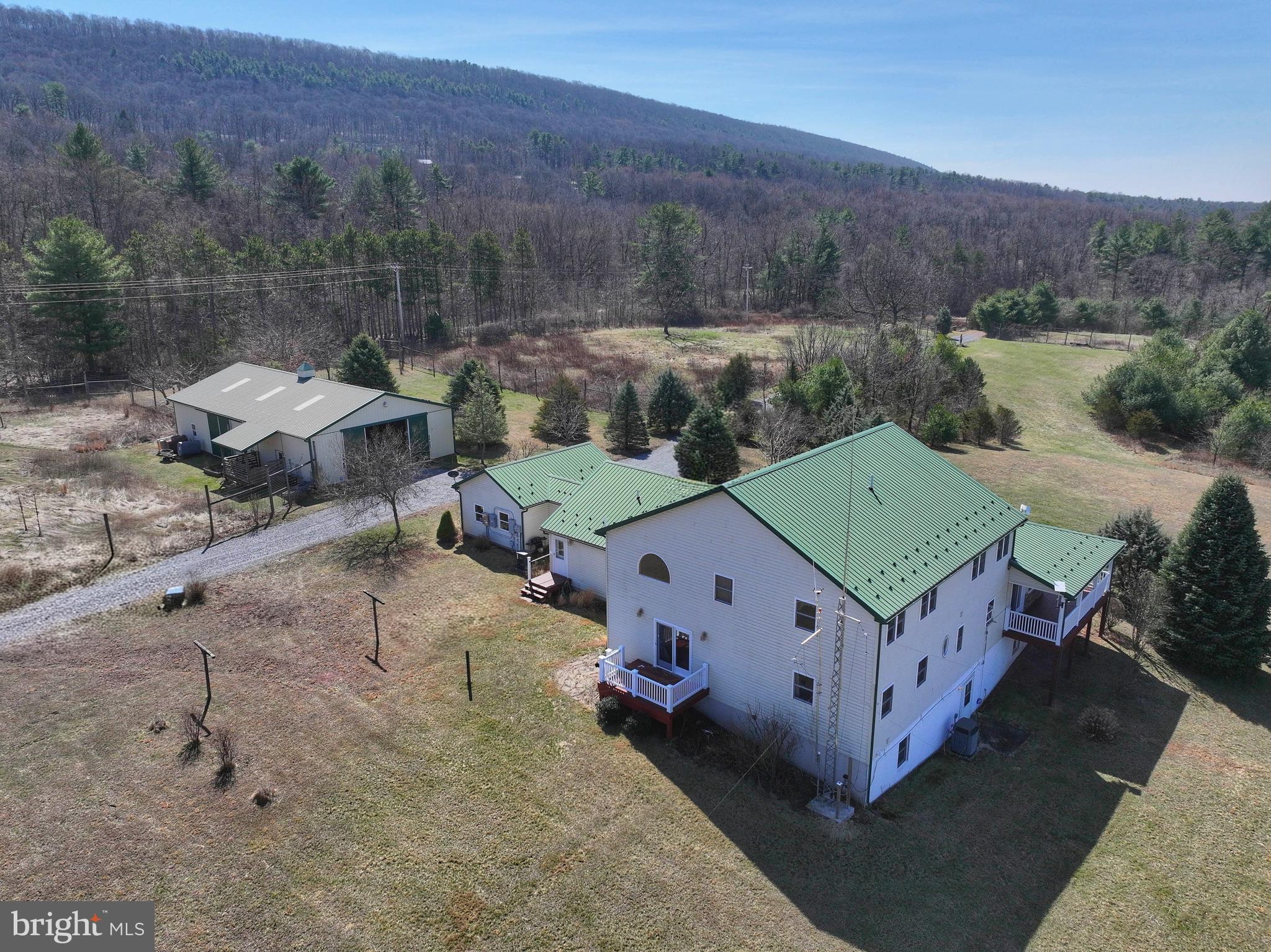 318 Tannery Road Breezewood, PA 15533 - Photo 4 of 81