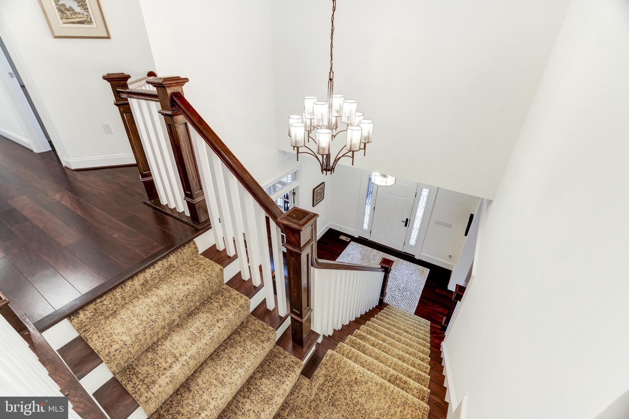 6502 Quaker Ridge Road North Bethesda, MD 20852 - Photo 29 of 60 Upstairs...