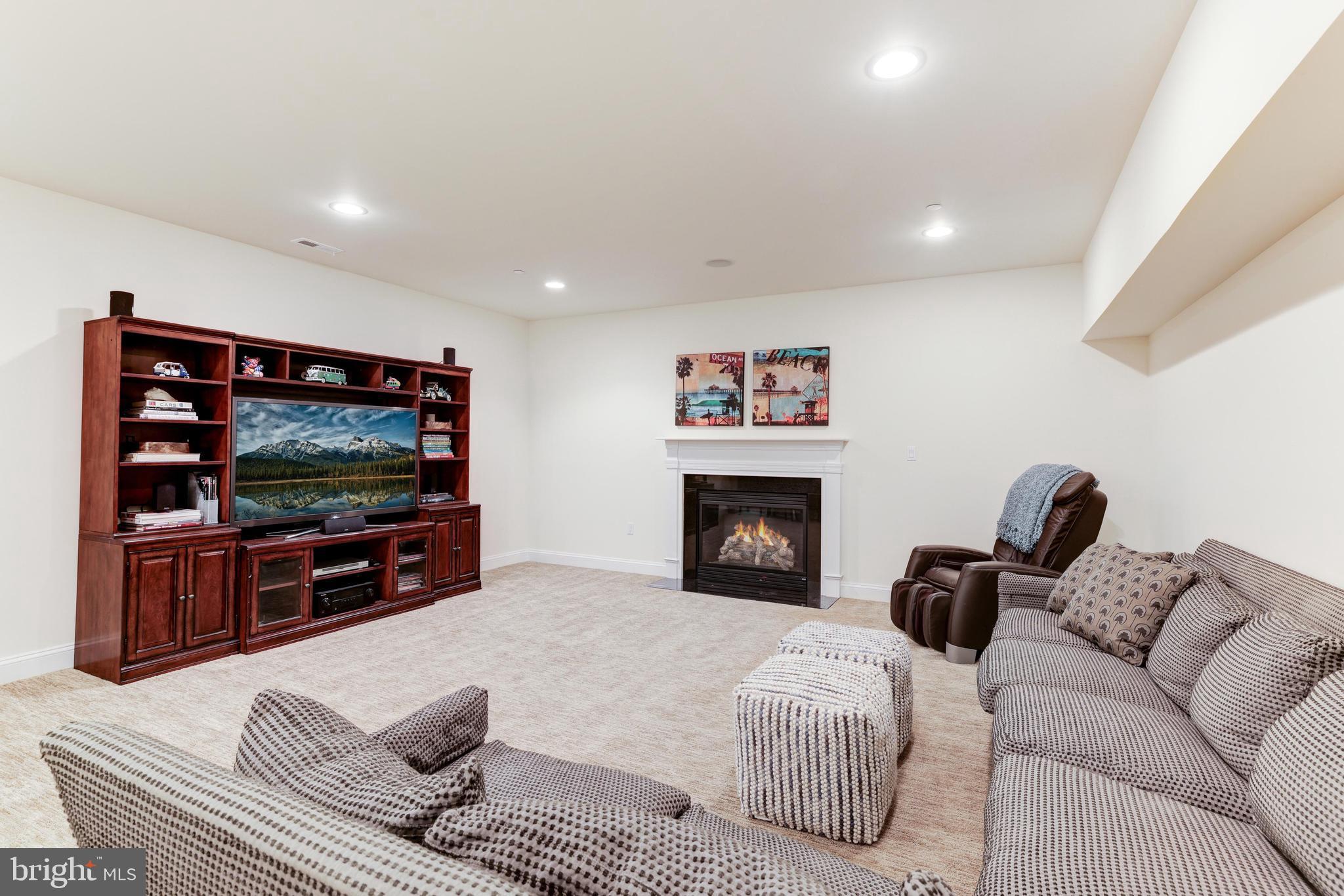 6502 Quaker Ridge Road North Bethesda, MD 20852 - Photo 46 of 60