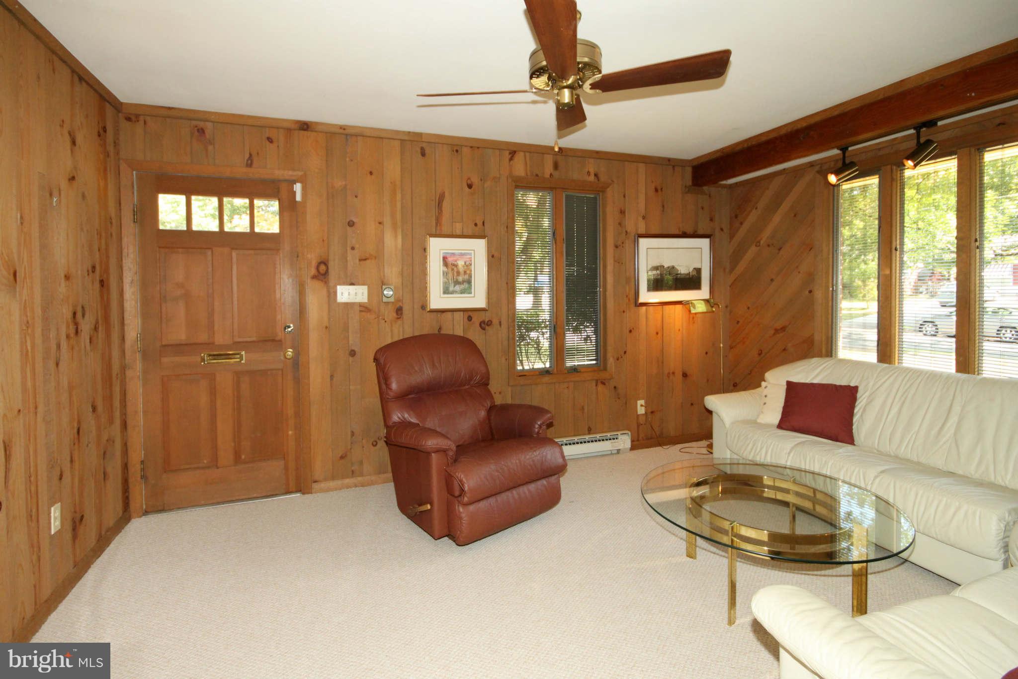 5500 Blacksburg Road Springfield, VA 22151 - Photo 12 of 26 Family Room